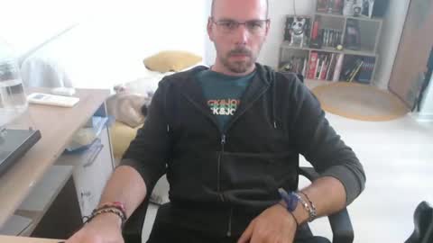 Snapshot of mikmik91 chatting on 09.15.25 mikmik91 online show from 09.15.25