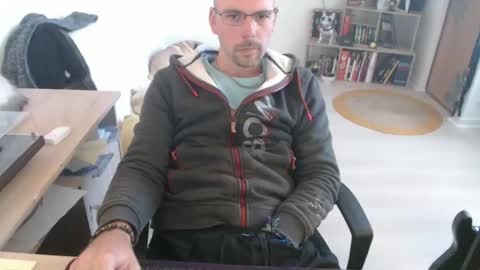 Snapshot of mikmik91 chatting on 10.01.25 mikmik91 online show from 10.01.25