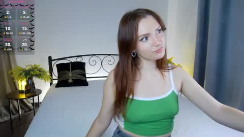 Snapshot of mikorush chatting on 10.27.25 Miko online show from 10.27.25