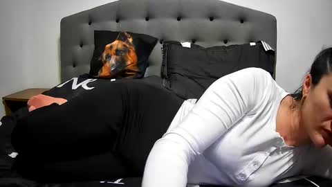 Mikyloveu online show from 03.11.25