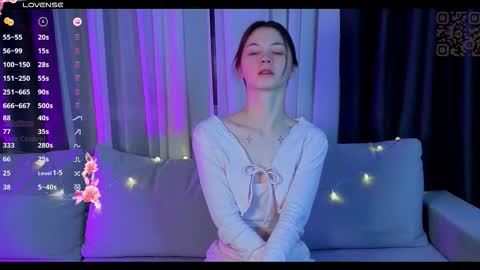 Snapshot of mil_kiss chatting on 12.17.25 Milkiss online show from 12.17.25