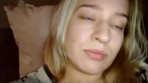 Snapshot of mila_420 chatting on 12.19.25 Mila 420 online show from 12.19.25