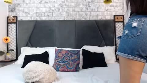 mila_adamss online show from 09.21.25