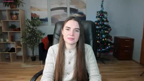 Snapshot of mila_cartery chatting on 12.22.25 Mila Cartery online show from 12.22.25