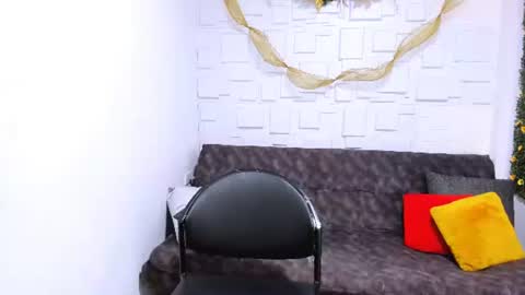 Snapshot of mila_cinnamon13 chatting on 01.13.25 mila_cinnamon13 online show from 01.13.25