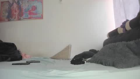 Mila Dash online show from 02.05.25