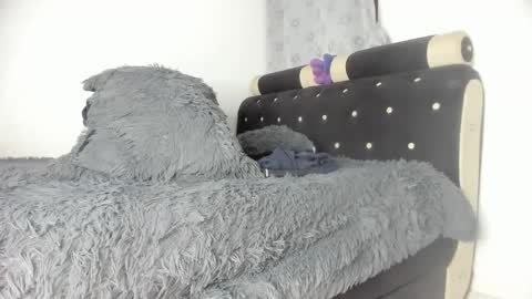 Mila Dash online show from 02.12.25