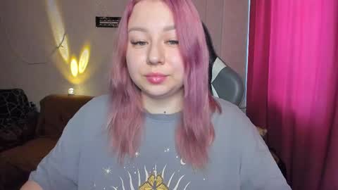 Snapshot of mila_foxxxy chatting on 11.29.25 Mila shy sensual person online show from 11.29.25