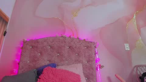 mila_grace_ online show from 04.01.26