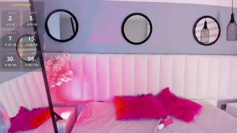 Snapshot of mila_hank chatting on 11.30.25 mila_hank online show from 11.30.25