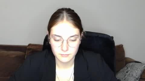 mila_keyy online show from 11.29.25