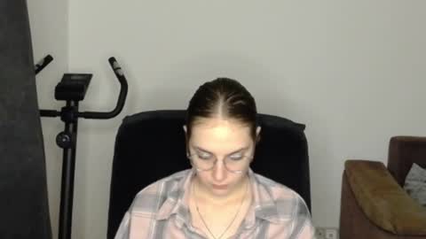 mila_keyy online show from 06.04.26