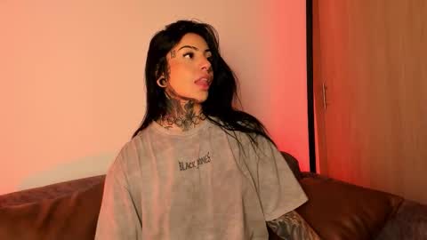     online show from 11.05.25