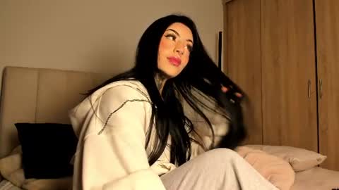 Snapshot of mila_monty__ chatting on 07.12.26 online show from 07.12.26
