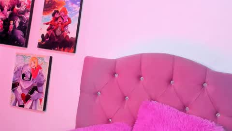 Snapshot of mila_nixon01 chatting on 09.18.25 MILA  online show from 09.18.25