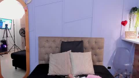 Mila and samy online show from 11.16.25