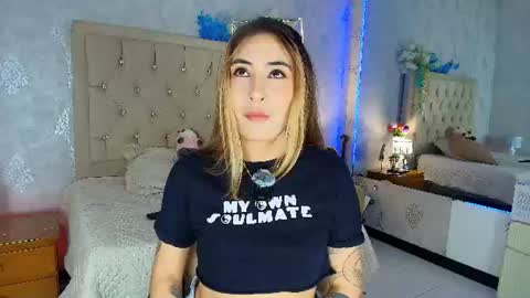 Snapshot of mila_smirnovavk chatting on 06.12.26 MILA online show from 06.12.26