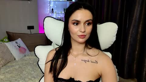 Snapshot of milaasweety chatting on 05.17.26 Mila online show from 05.17.26