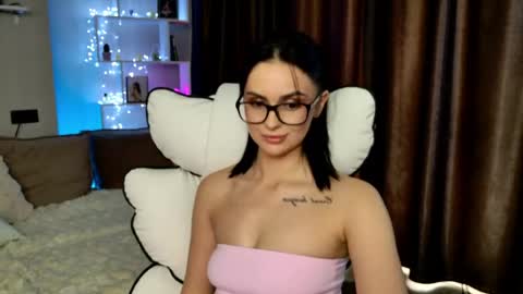 Snapshot of milaasweety chatting on 05.21.26 Mila online show from 05.21.26
