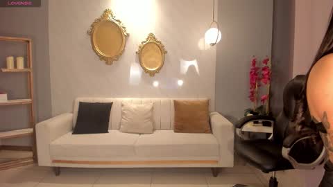 Mila online show from 10.03.25