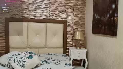 miladiosa online show from 04.30.26