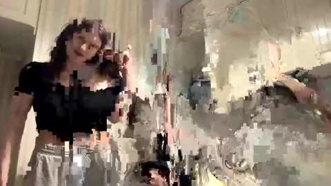 Snapshot of milaelin chatting on 04.01.26 Mila online show from 04.01.26