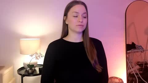 Snapshot of milafleur chatting on 02.15.25 Mila Fleur online show from 02.15.25