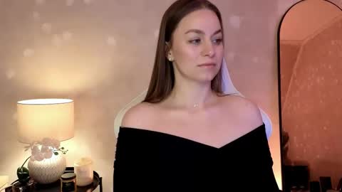 Snapshot of milafleur chatting on 10.04.25 Mila Fleur online show from 10.04.25