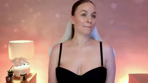 Snapshot of milafleur chatting on 08.03.26 Mila Fleur online show from 08.03.26