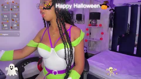 Milenna online show from 10.31.25