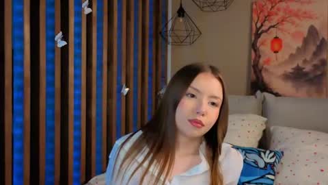 Snapshot of milaice chatting on 06.12.26 Mila online show from 06.12.26