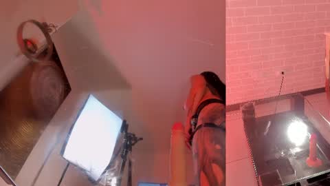 Snapshot of milalawrence_ chatting on 07.28.26 Mila online show from 07.28.26