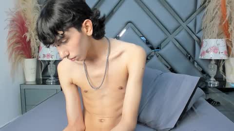 milan_lewiss online show from 11.15.25