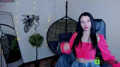 Snapshot of milana_miln chatting on 05.27.26 Milana online show from 05.27.26