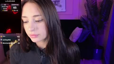 Snapshot of milana_sugar chatting on 12.20.24 Milana online show from 12.20.24