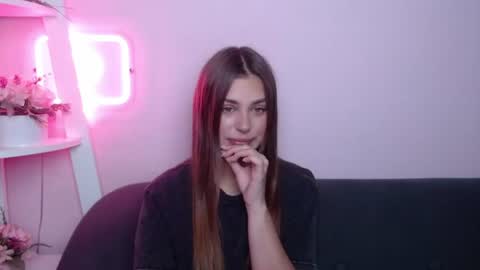 milanaangelas online show from 07.18.26