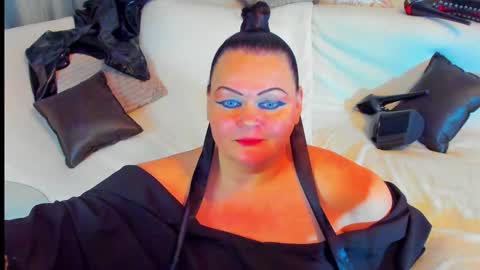 Snapshot of milanabiegert chatting on 12.04.24 Lana online show from 12.04.24