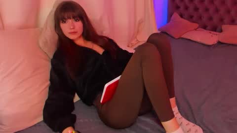 Snapshot of milanahottss chatting on 05.15.26 Milana online show from 05.15.26