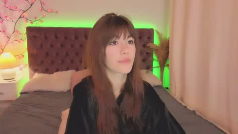 Snapshot of milanahottss chatting on 06.15.26 Milana online show from 06.15.26