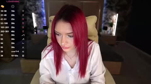 Snapshot of milanamusee chatting on 02.22.25 Milana online show from 02.22.25