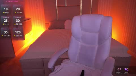 Snapshot of milanamusee chatting on 10.25.25 Milana online show from 10.25.25