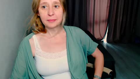 Snapshot of milanav chatting on 05.21.26 Milena online show from 05.21.26