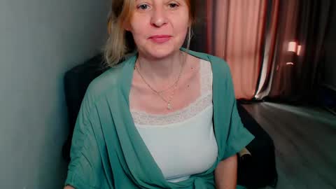Snapshot of milanav chatting on 05.22.26 Milena online show from 05.22.26