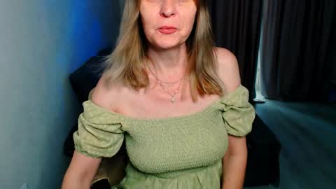 Snapshot of milanav chatting on 05.31.26 Milena online show from 05.31.26