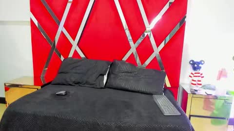 milanx2 online show from 11.08.25