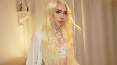 MILAN SANTANA online show from 04.19.26