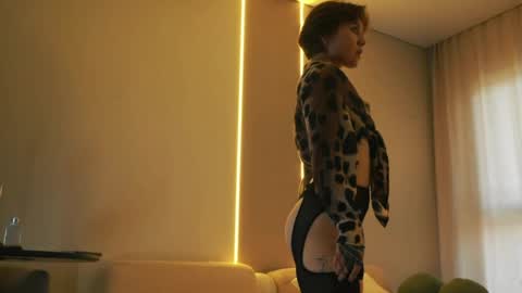 Snapshot of milaskissing chatting on 04.01.26 milaskissing online show from 04.01.26