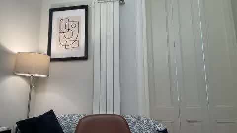 Snapshot of milayah chatting on 11.19.25 Mila online show from 11.19.25