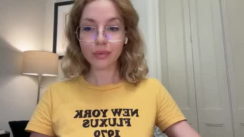 Snapshot of milayah chatting on 12.05.25 Mila online show from 12.05.25