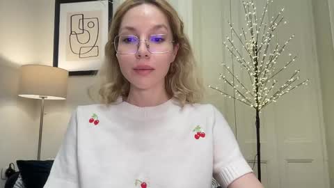 Snapshot of milayah chatting on 12.17.25 Mila online show from 12.17.25